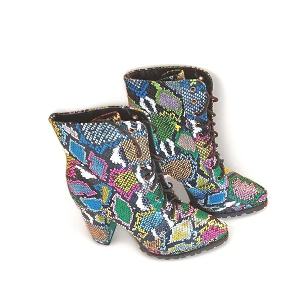 Liliana Women’s 8 Multi Colored Snakeskin Design Ankle Block Heel Boots - Picture 1 of 8